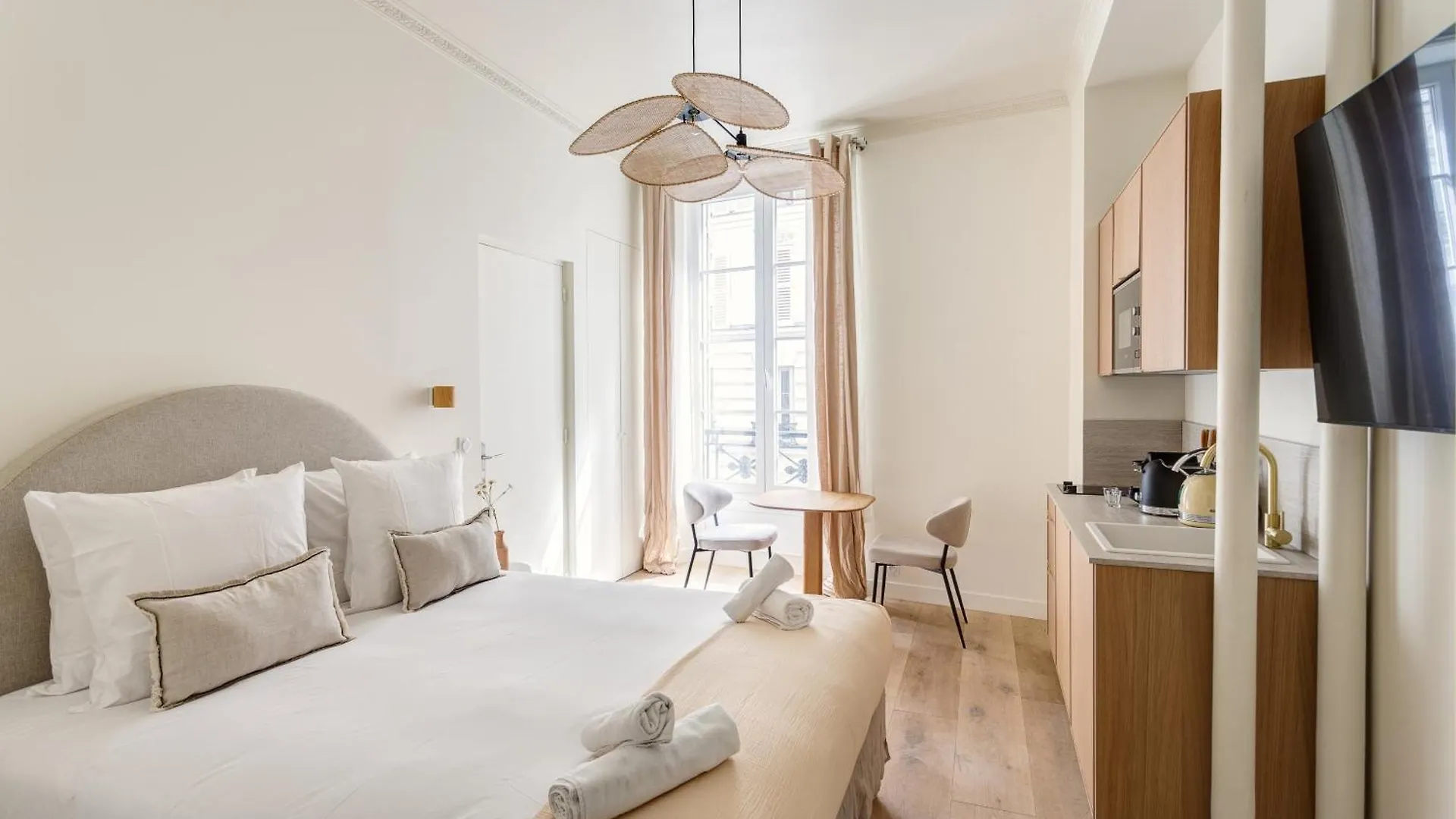 The Liberty Beige Montmartre