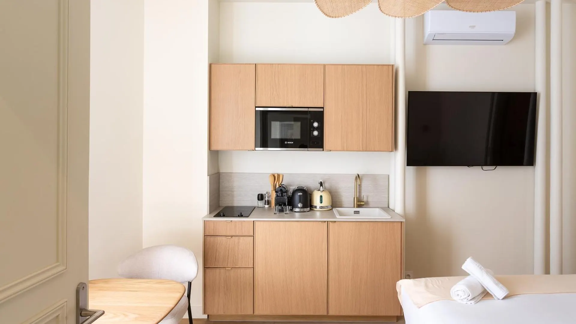 Apartment The Liberty Beige Montmartre Paris
